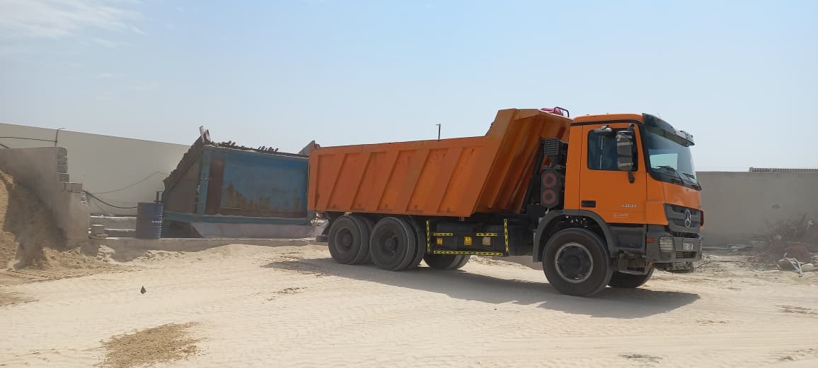 transport Truck 8 wheel